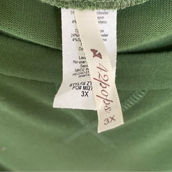 42Pops Lightweight sweater dress with pockets - 3X - Picture 3 of 3